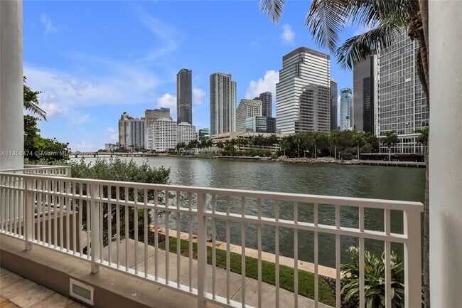 Building Photo - 801 Brickell Key Blvd