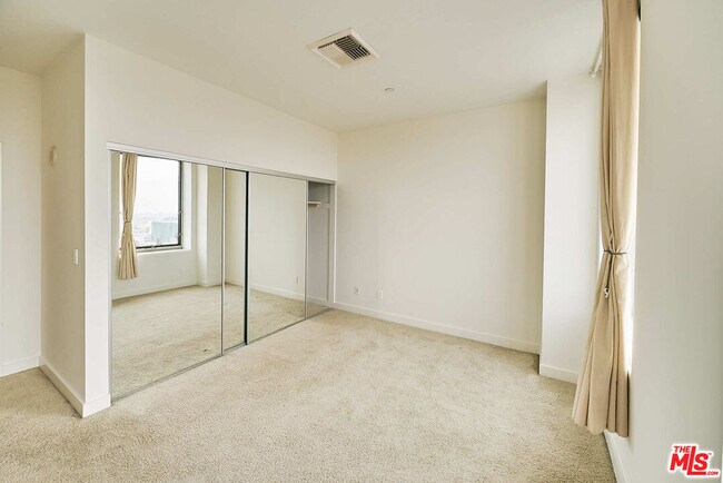 Building Photo - 3810 Wilshire Blvd