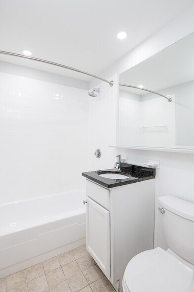 Building Photo - 1410 Columbia Rd