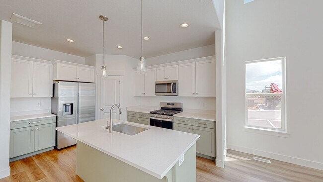 Building Photo - NEW *No Security Deposit Required Upfront!    2024 Townhome With Move In Special!