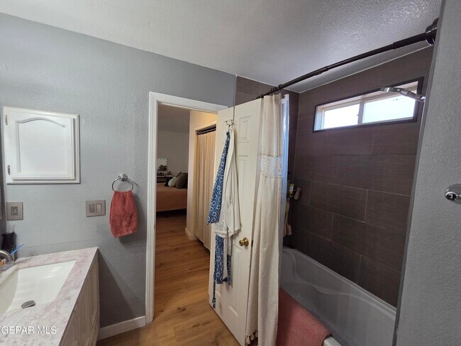 Building Photo - 677 Linda Johnson Ave