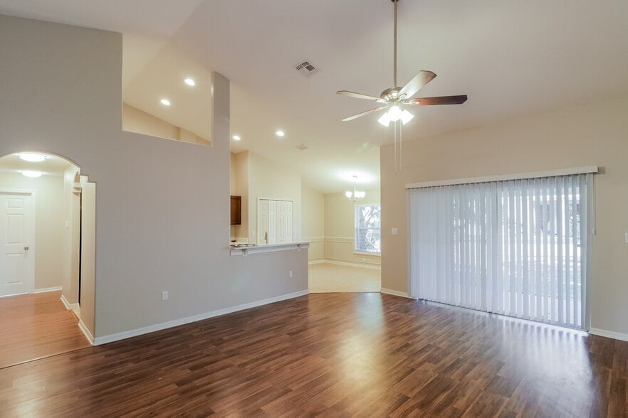 Building Photo - 426 Disston Ave