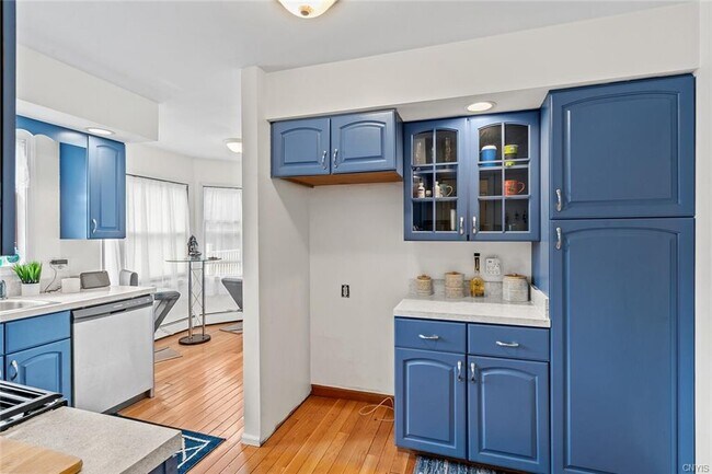 Building Photo - 199 Academy St