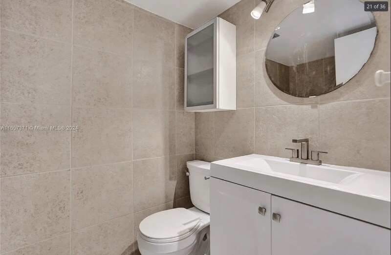 Building Photo - 7175 Orange Dr