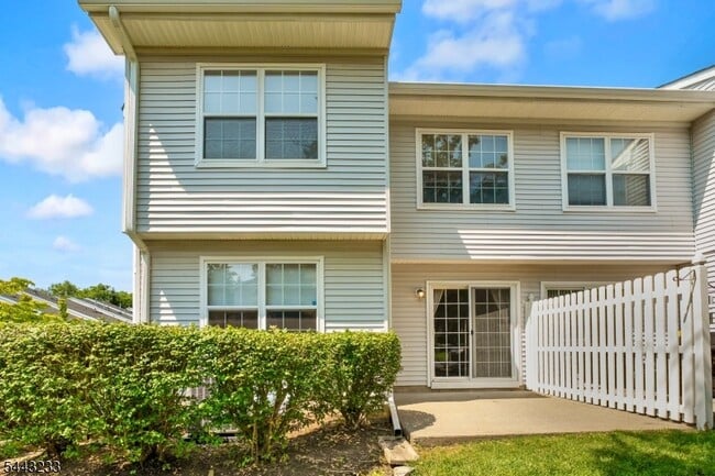 Building Photo - 418 Dalton Ct