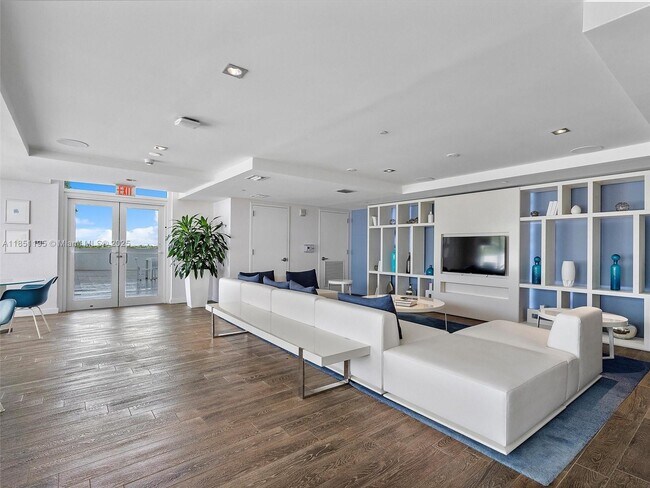 Building Photo - 4250 Biscayne Blvd