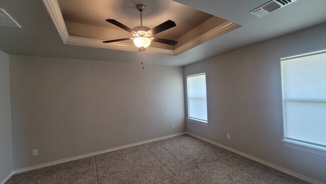 Building Photo - Very Beautiful 4 Bedroom Home in Mustang Schools