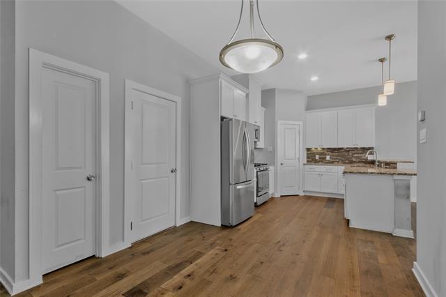 Building Photo - 5979 Rivendell Dr