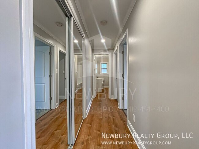 Building Photo - 305 San Juan Dr