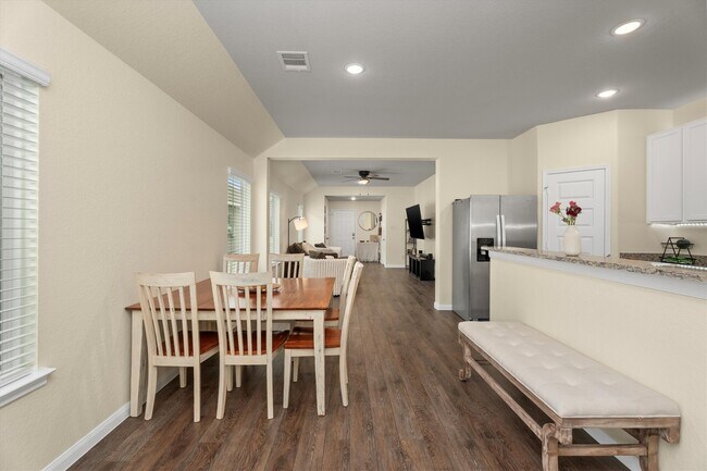 Building Photo - 2408 Bray Head Dr