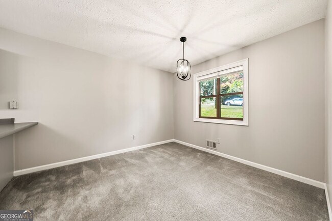 Building Photo - 4741 N Springs Rd NW
