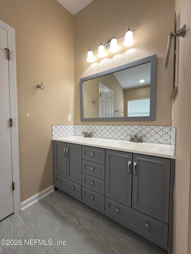 Building Photo - 2472 Willowbend Dr