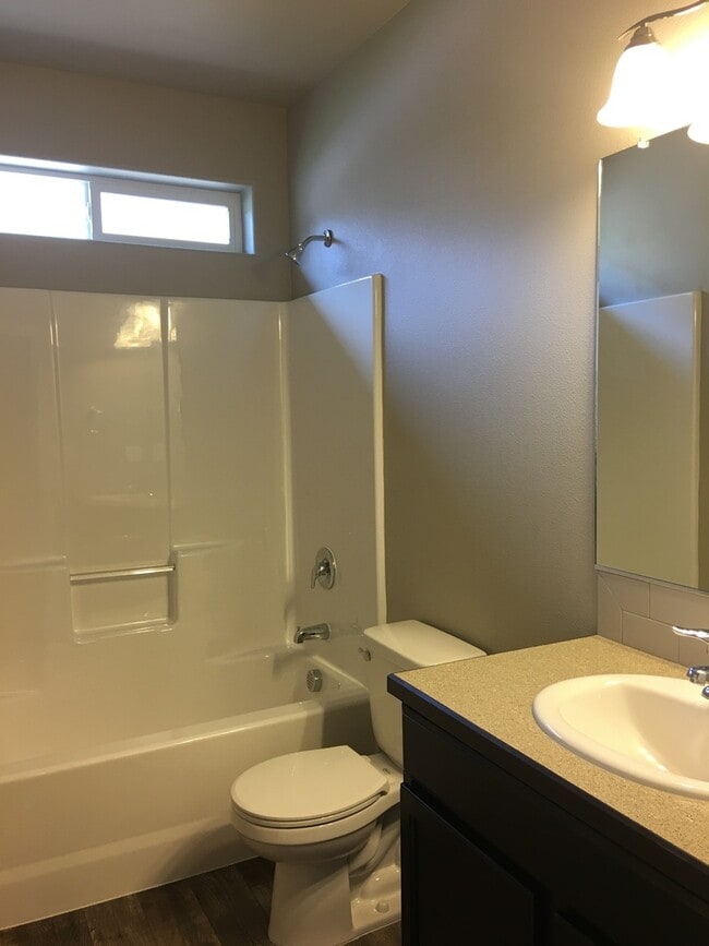 Building Photo - 3 Bedroom Home For Rent In The Dalles