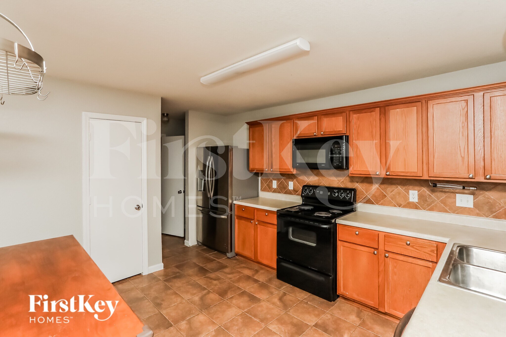 Building Photo - 13925 Walnut Canyon Ct