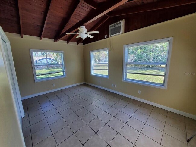 Building Photo - 37646 Hendley Ave