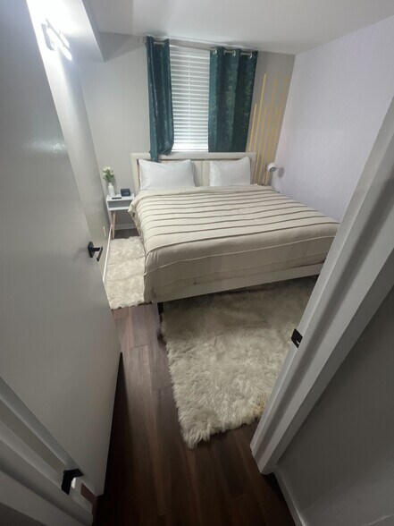 Building Photo - 438 N Center St