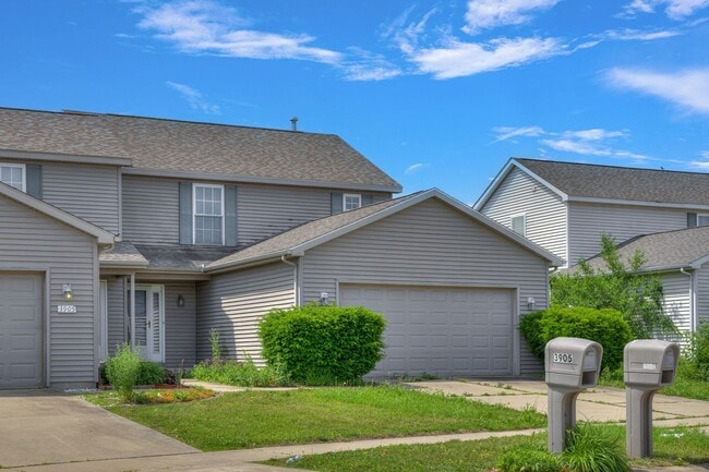 Building Photo - Turnberry Ridge – 3 Bedroom, 2.5 Bath Zero-Lot Home with 2-Car Garage