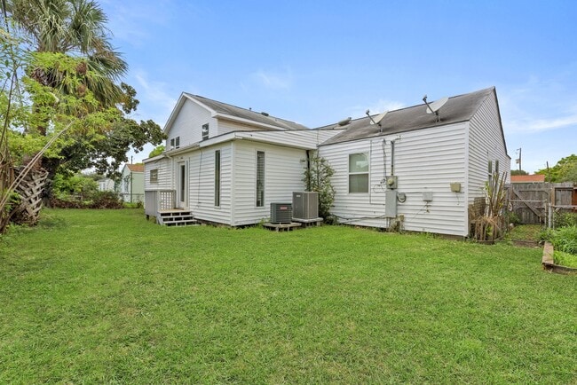 Building Photo - 5311 Perry Ave