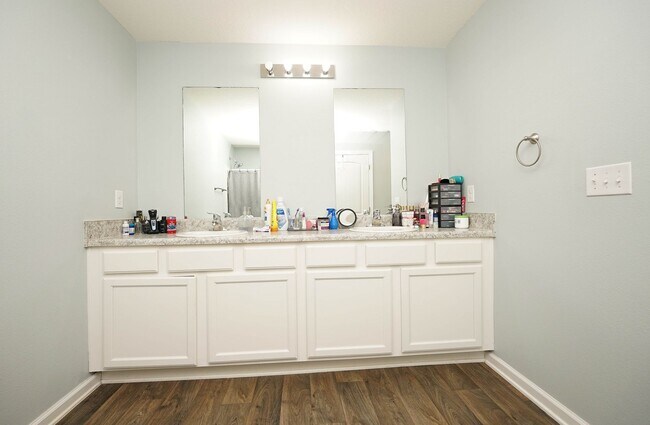 Building Photo - 904 Merganser Way