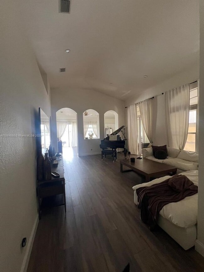 Building Photo - 3015 SW 135th Ave