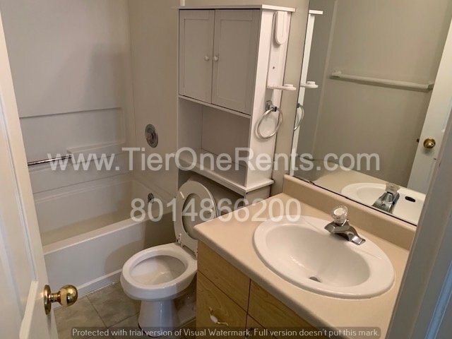 Building Photo - This property offers a no deposit option available for qualified renters!!