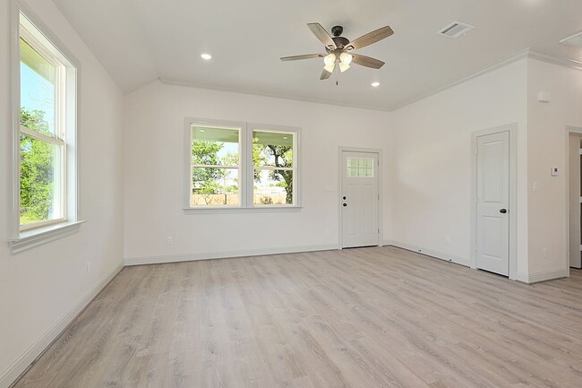 Building Photo - 1510 Echols St
