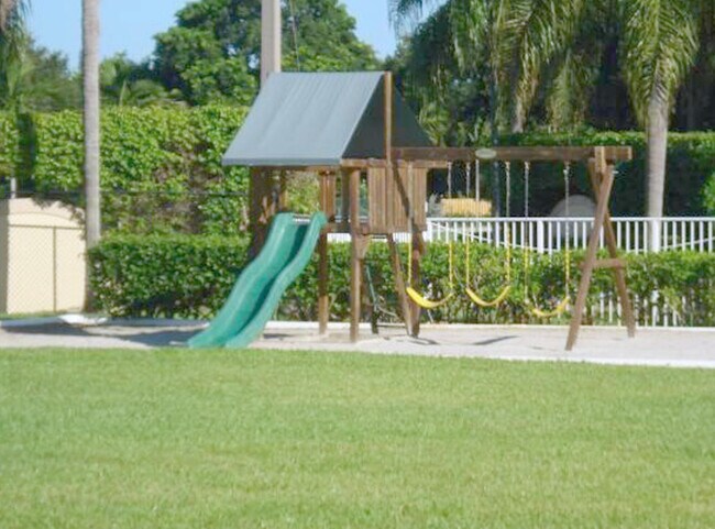 Building Photo - 2080 Greenview Shores Blvd