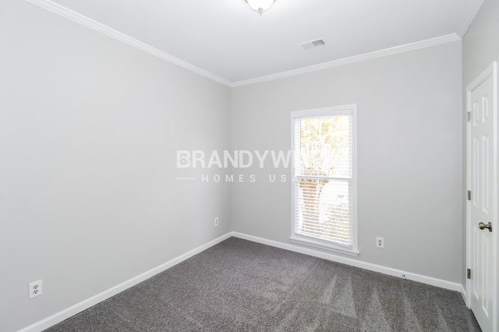 Building Photo - 2795 Lanthorn Dr