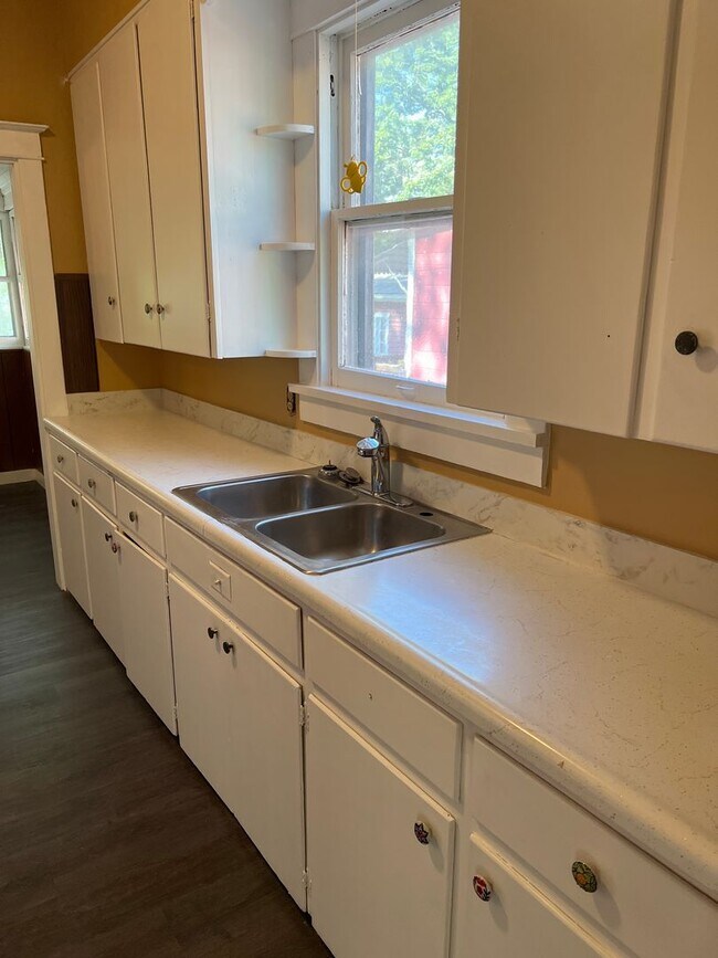 Building Photo - Schedule a Showing Today!!!