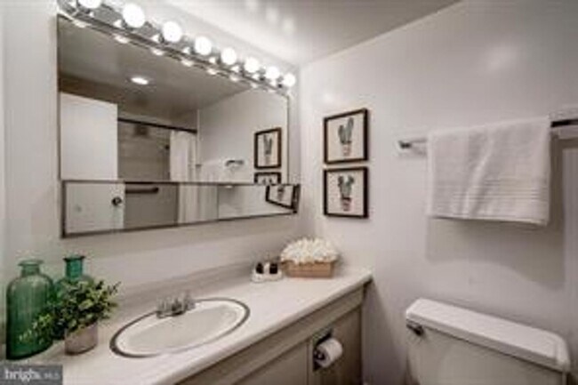 Building Photo - incredible view from the unit, 2 bedroom and 2 full bath