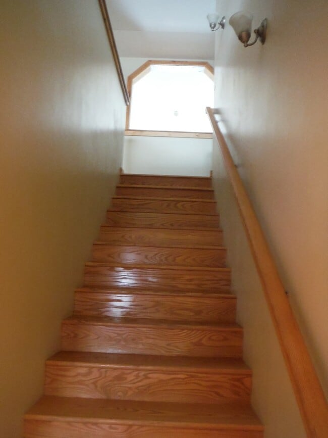 Building Photo - Gorgeous 3 Bedroom Home in Elk Grove Commu...