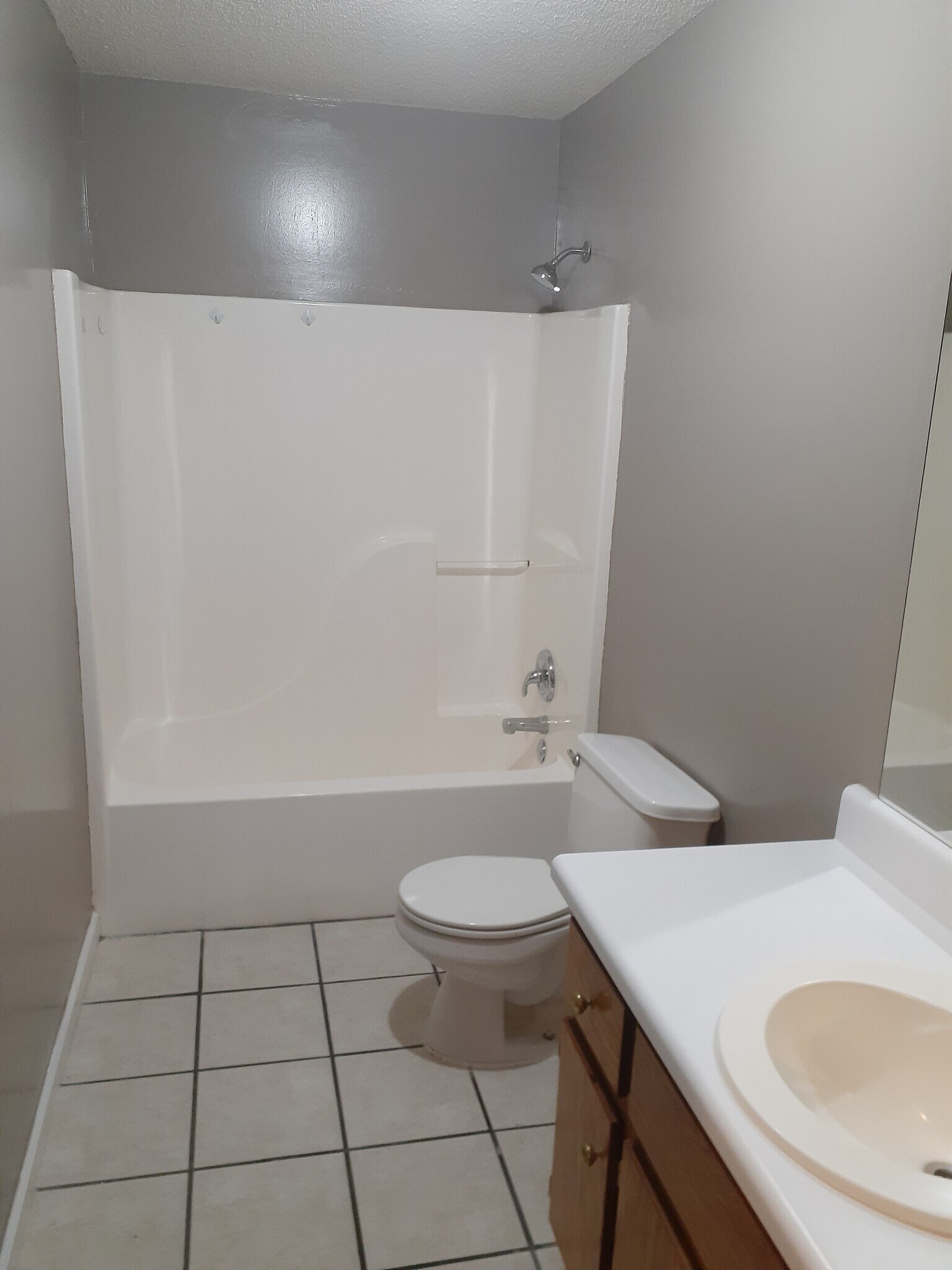 Building Photo - 11 Redwood St NE