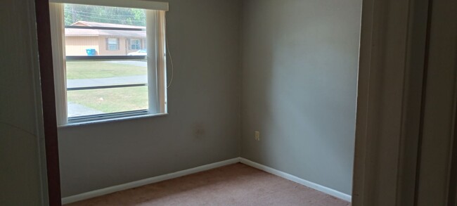 Building Photo - #614-615 Suncrest