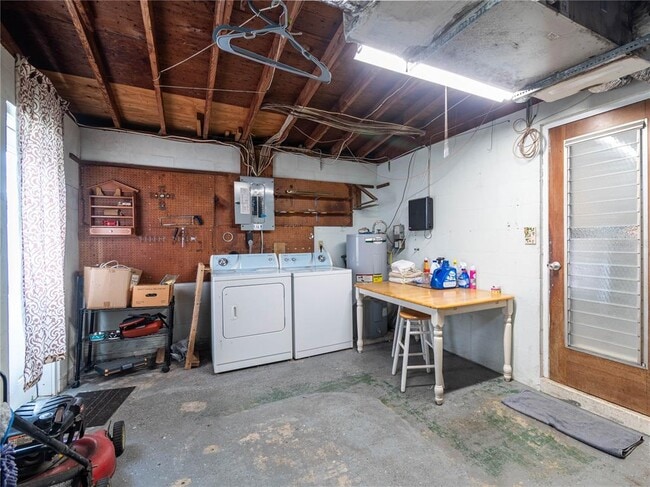 Building Photo - 2048 Melody Dr