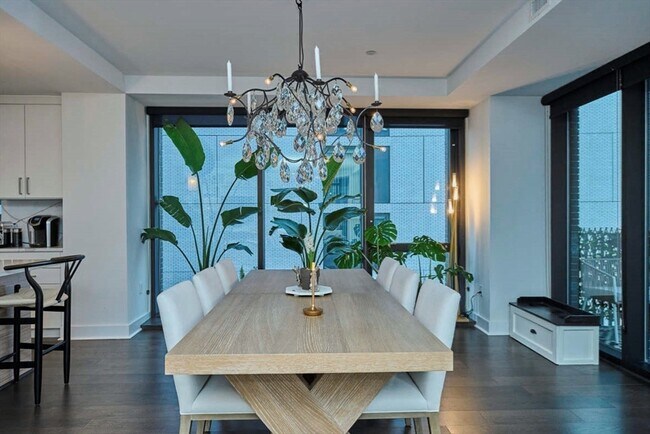 Building Photo - 16 W Broadway