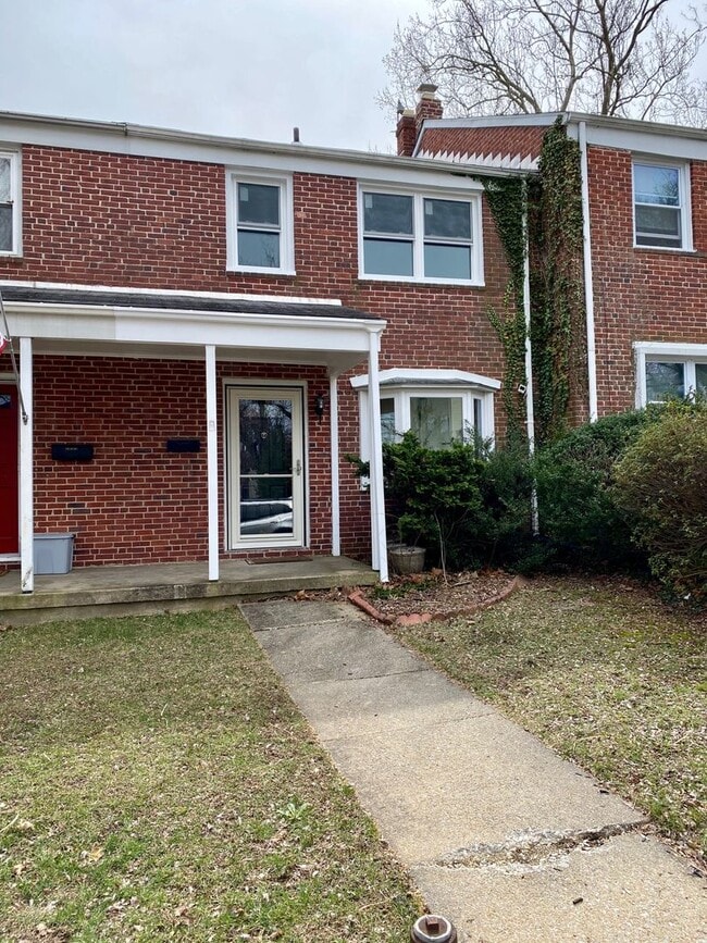 Building Photo - Charming 3 Bedroom/1.5 Bathroom Townhome in Towson, MD!