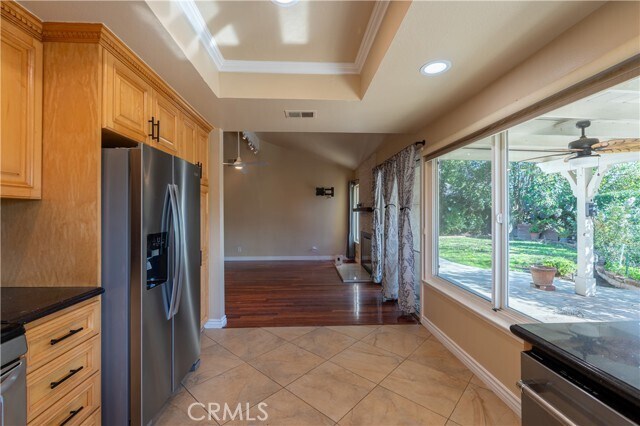 Building Photo - 23640 Vía Calma