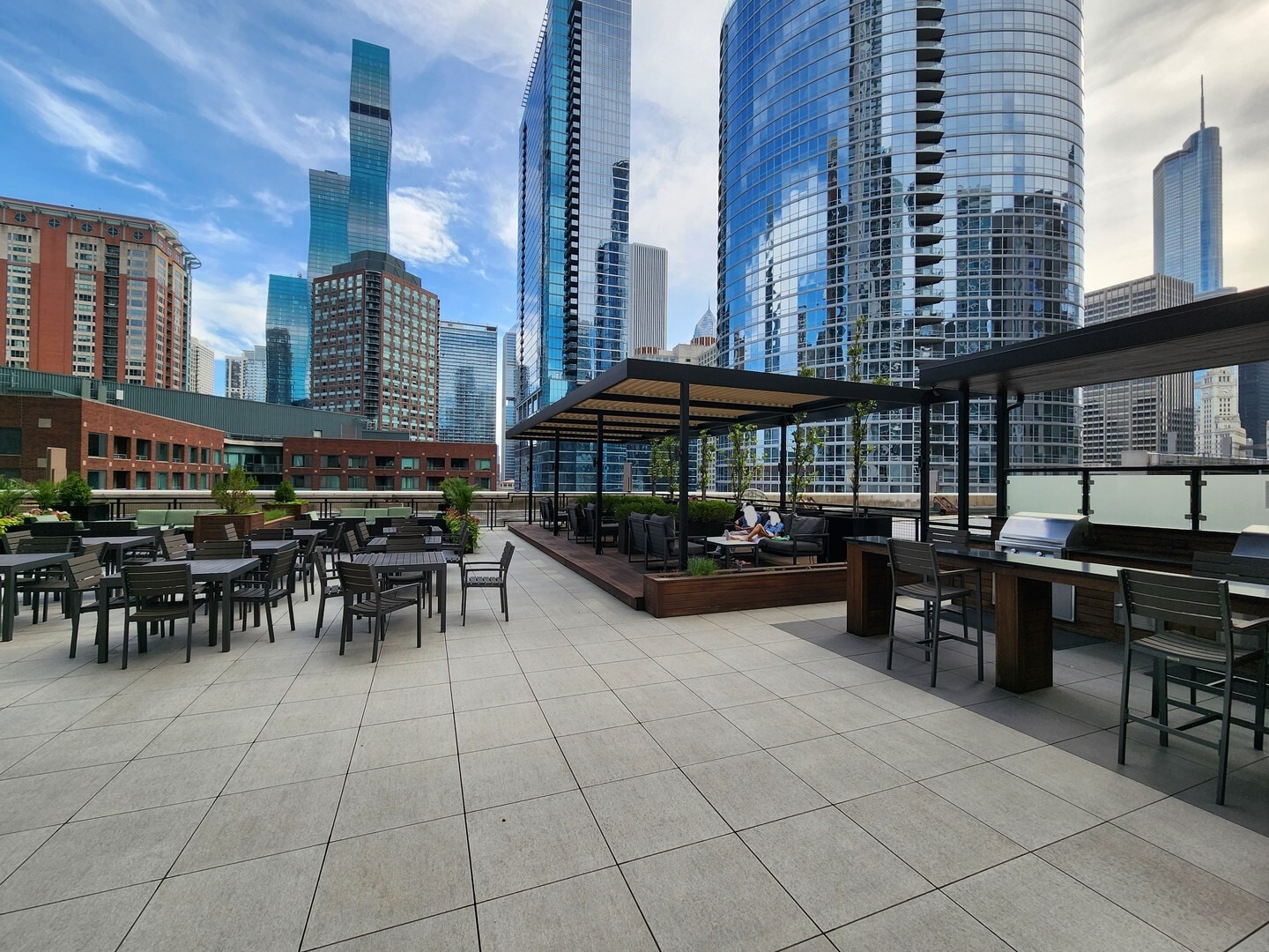 Building Photo - 512 N McClurg Ct