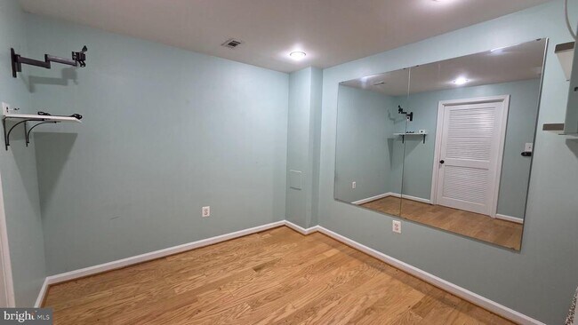 Building Photo - 6638 Greenleigh Ln