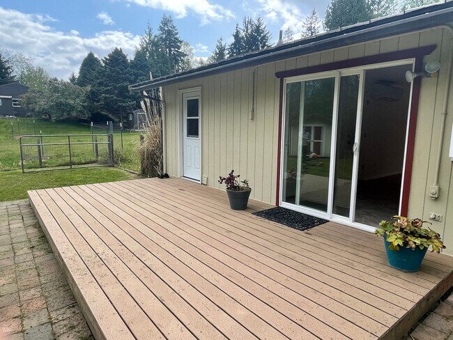 Building Photo - Private Langley Home Only Minutes From Downtown!