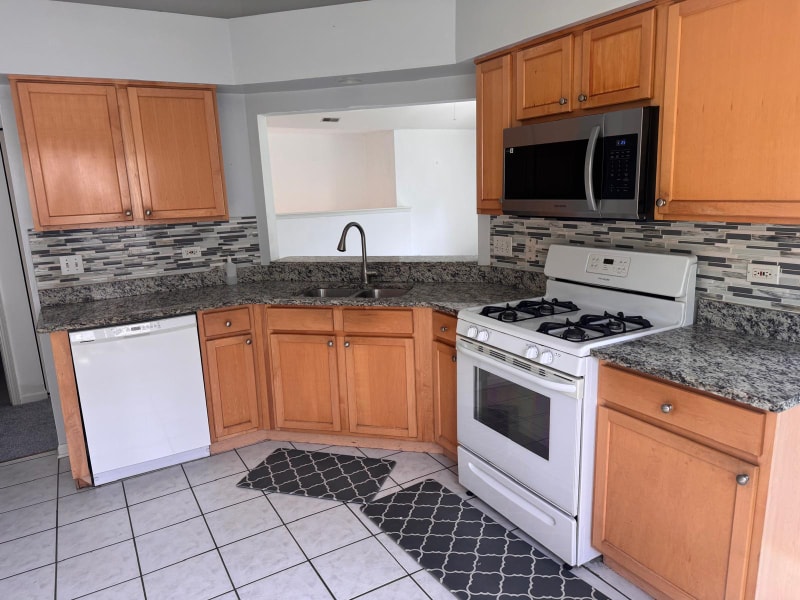 Building Photo - 2849 Stonewater Dr