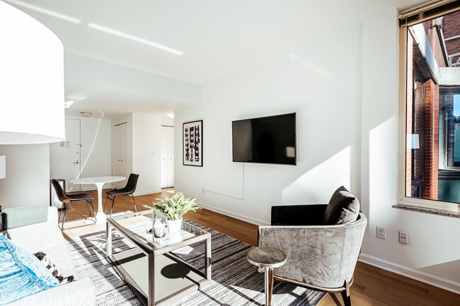 Building Photo - 40 Brisa Avenue