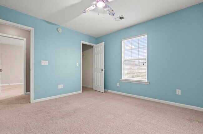 Building Photo - 1825 Polaris Dr