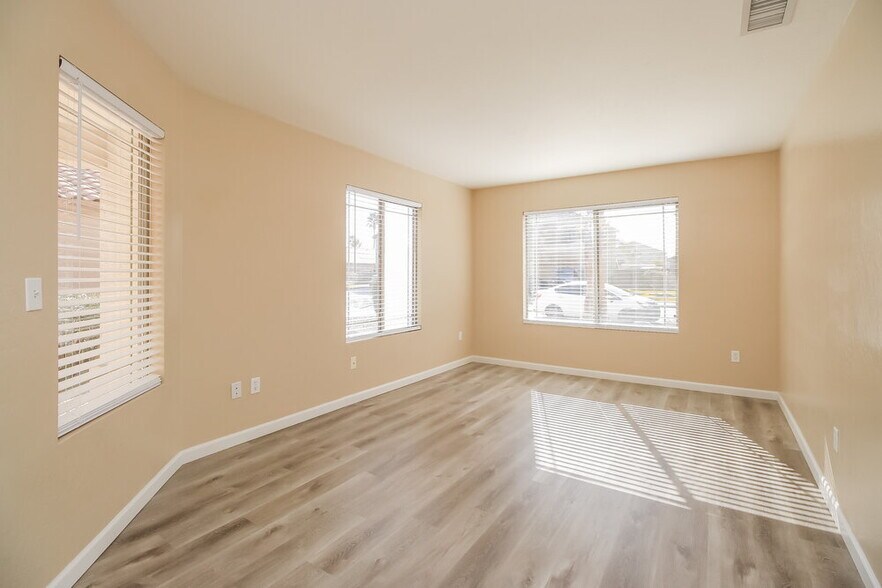 Building Photo - 2024 E Appaloosa Rd