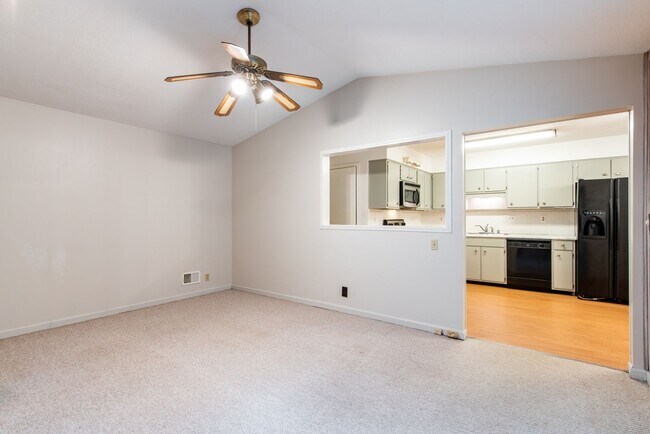 Building Photo - Awesome ranch home in Farmgate Subdivision