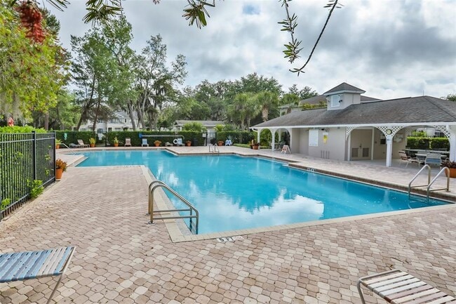 Building Photo - 15843 Fishhawk View Dr