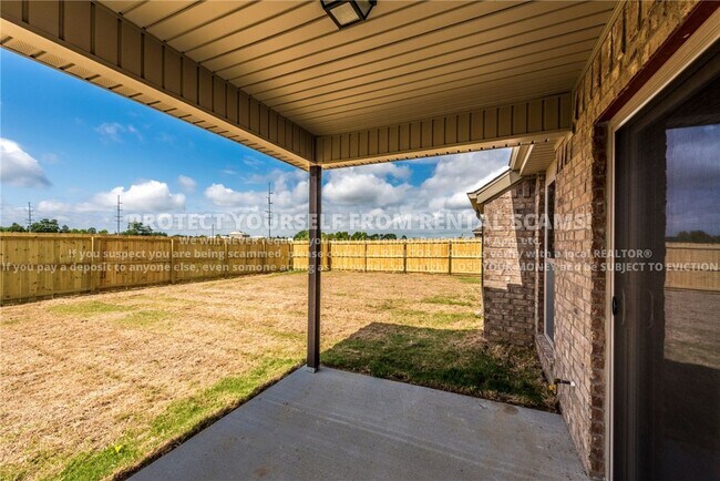 Building Photo - 4863 W Croft Dr