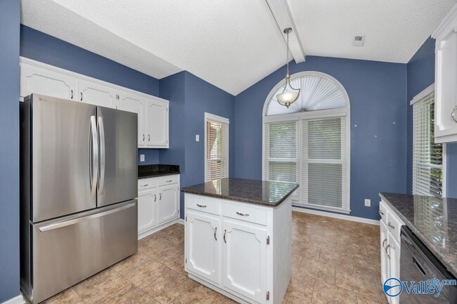 Building Photo - 722 Highland Dr