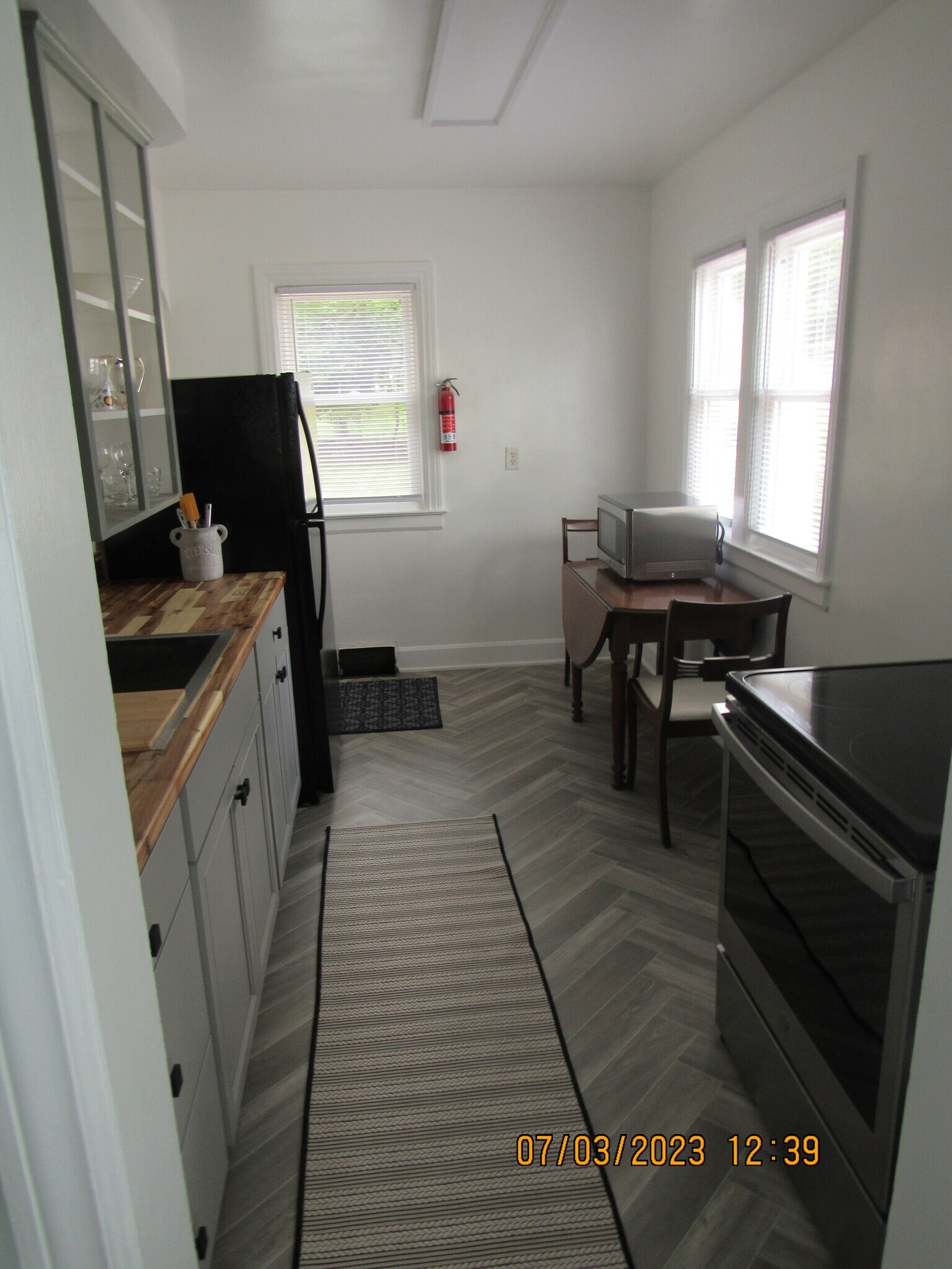 Building Photo - 3722 Oakland Dr