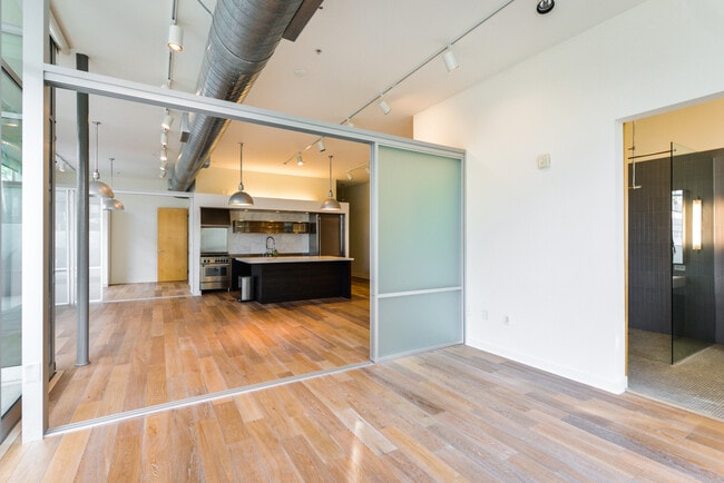 Building Photo - 4080 Glencoe Ave